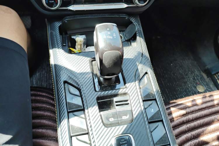 Used Bestune T77 2019 230 TID Automatic Prestige Version China V Emission Standard Gear Lever