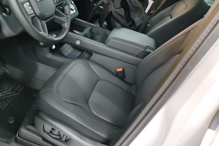 Used Land Rover Defender 2025 110 3.0T P400 – Dynamic HSE