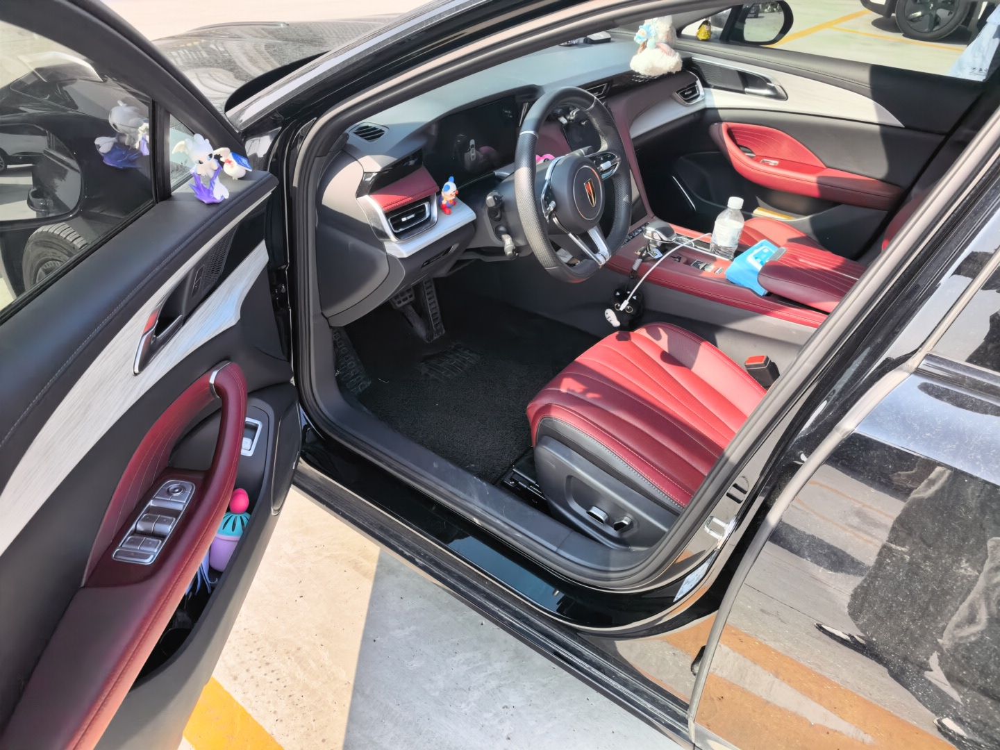 Hongqi H5 2025 2.0T Automatic Xuan Ying Edition — снимка 15