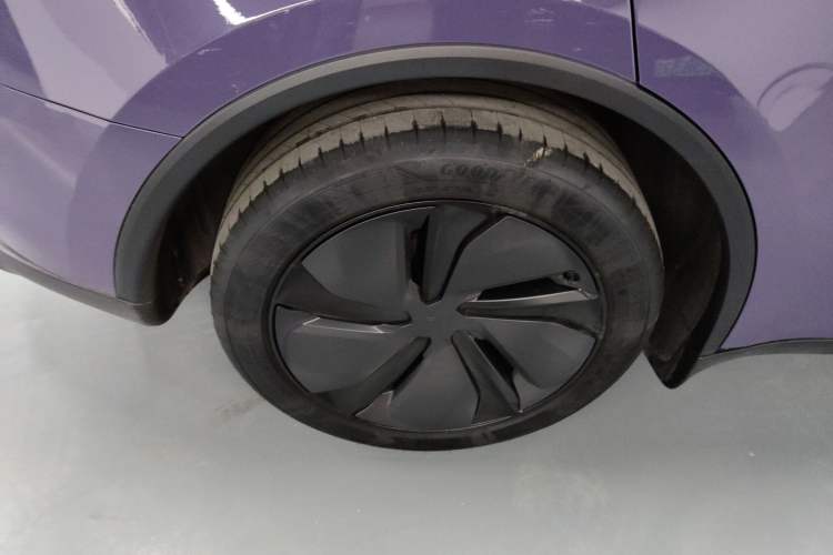 Used Tesla Model Y 2025 Rear-Wheel-Drive Version