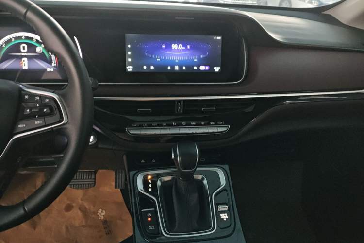 Used GAC Trumpchi M6 2023 PRO 270T DCT Luxury Edition
