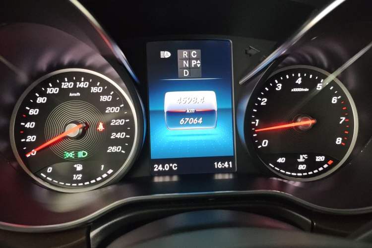 Used Mercedes-Benz V-Class 2020 V 260 Avantgarde Edition