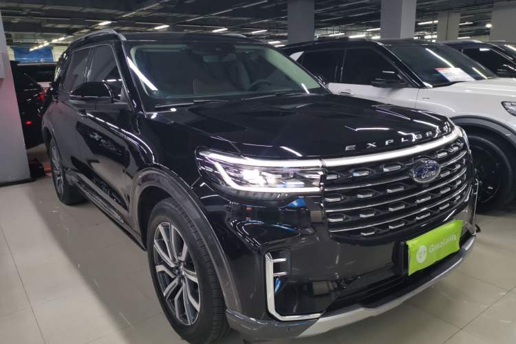 Used Ford Explorer 2023 EcoBoost 285 Four-Wheel Drive Titanium Edition 7-Seater Front Right 45 Deg