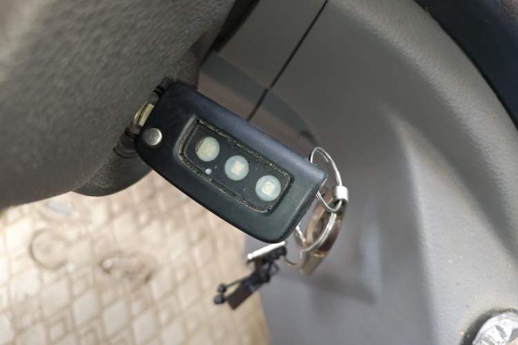 Used Foton Toano 2022 2.0T Manual Urban Edition Short Wheelbase Mid-Height Design Rear Single Tire 5/6/9-Seater Configuration 4F20TC3