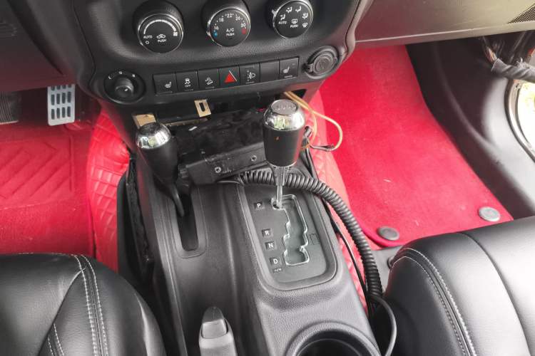 Used Jeep Wrangler 2012 3.6L Sahara Four-Door Edition