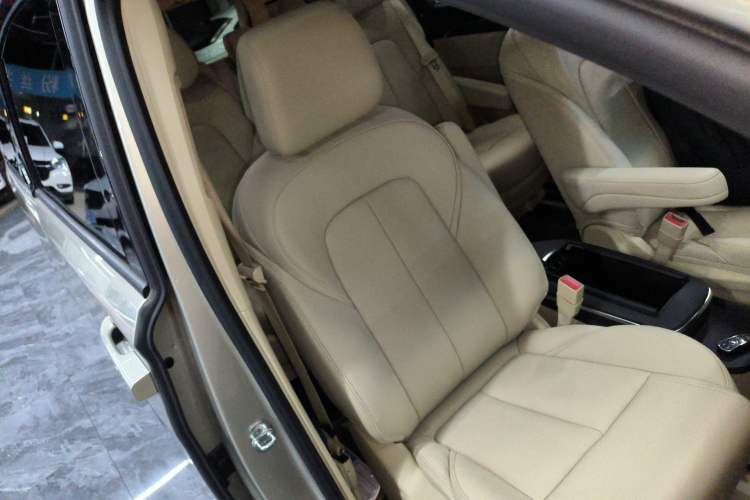 Used Buick GL8 2022 ES Landtrek 653T Luxury Edition