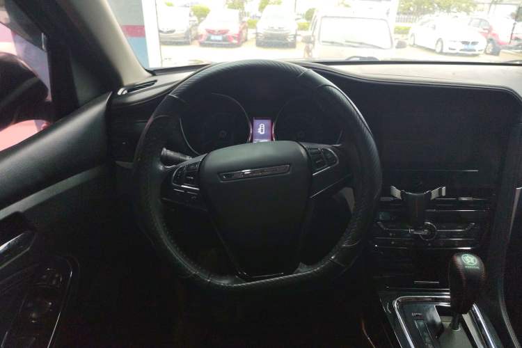 Used Venucia T70 2018 2.0L CVT Smart Enjoyment Version
