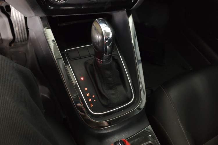 Used Volkswagen Sagitar 2015 1.6L Automatic Comfort Model