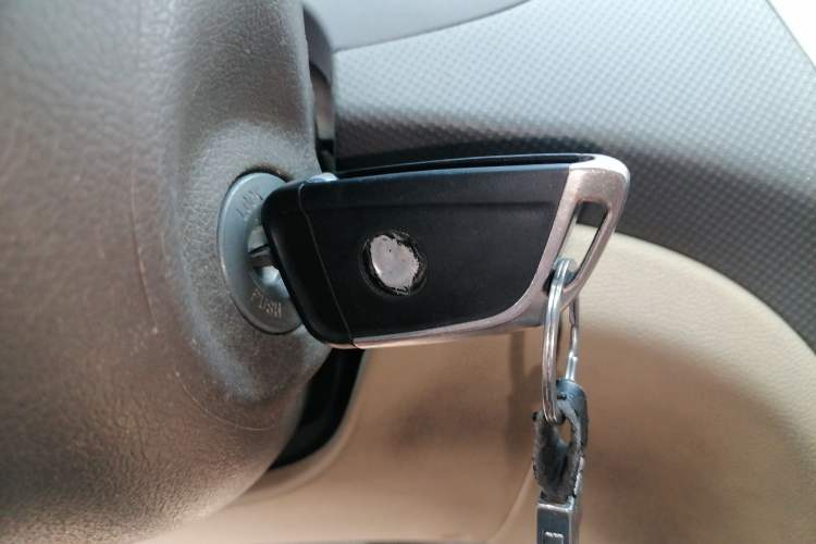 Used Hyundai Verna (older generation) 2010 Sedan 1.4L Automatic Comfort Model GS Vehicle Key