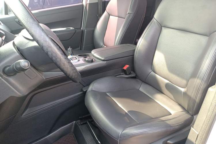 Used Peugeot 3008 2016 1.6THP Automatic Classic Edition Left Front Seat