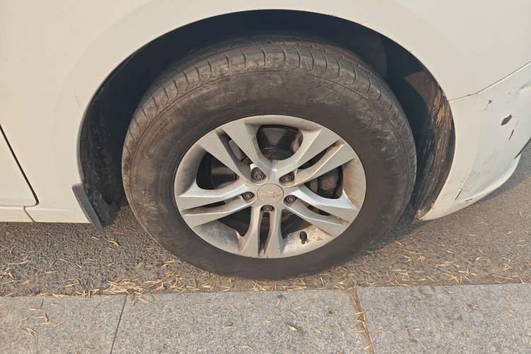 Used Chevrolet Cruze 2015 Hatchback 1.6L Manual Comfort Edition