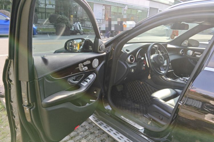 Used Mercedes-Benz GLC 2019 Facelift GLC 260 L 4MATIC Luxury Model
