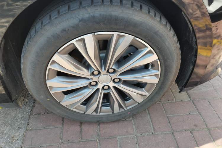 Used Hongqi E-QM5 2024 450km Range Commuter Version
