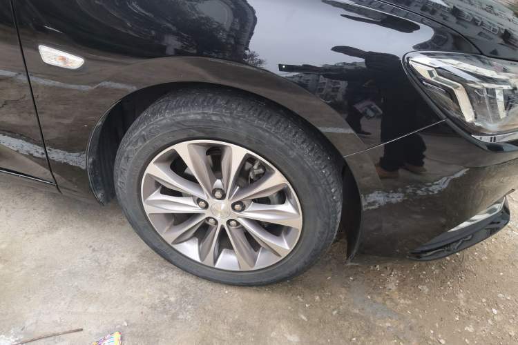 Used Chevrolet Monza 2021 320 Automatic Enjoyment Sunroof Edition Right Front Wheel Hub