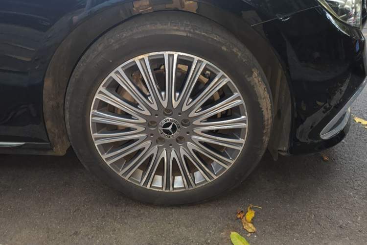 Used Mercedes-Benz E-Class 2021 E 300 L Stylish Model Right Front Wheel Hub