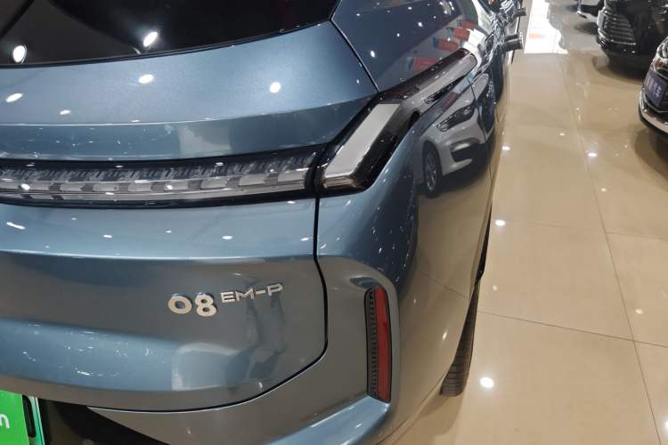 Used Lynk & Co 08 EM-P 2025 220 km All-Wheel-Drive Performance Halo