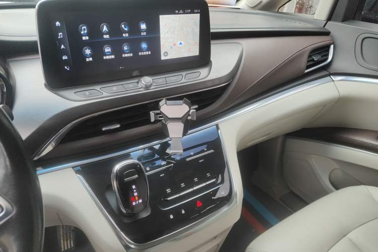 Used Buick GL8 2021 Land Cruiser Executive 652T Premium Model Audio And AC Panel