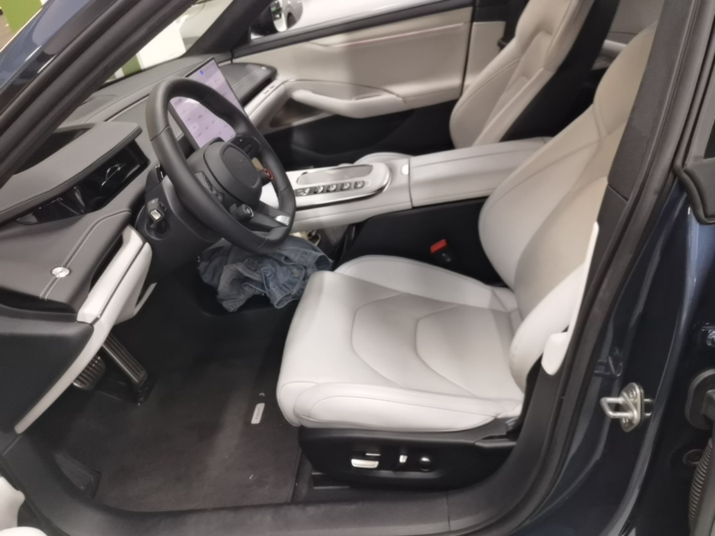 Xiaomi Auto SU7 2024 Four-Wheel-Drive Max Founder's Edition — снимка 17