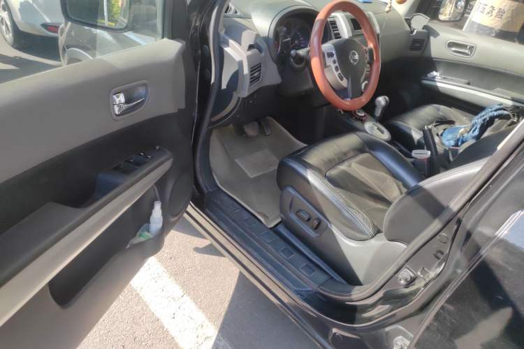 Used Nissan X-Trail 2010 2.5L CVT Luxury Edition 4WD
