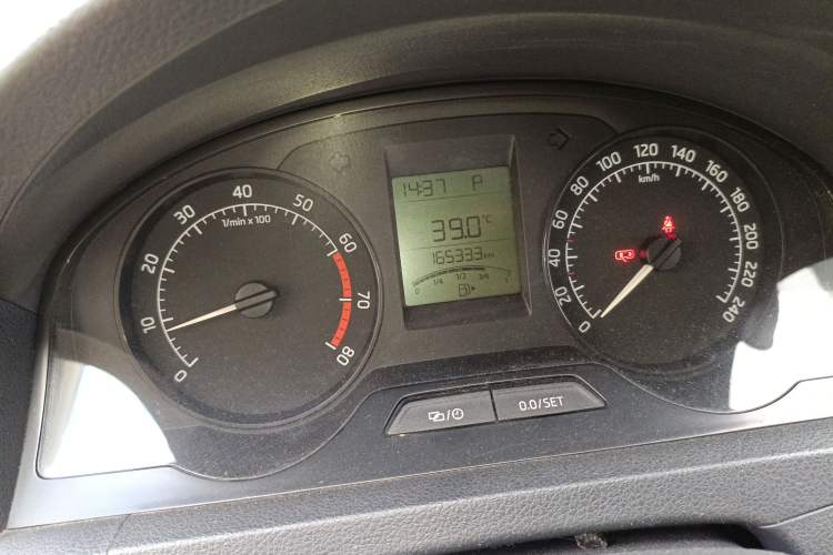 Used Skoda Rapid 2013 1.6L Automatic Smart Selection Model