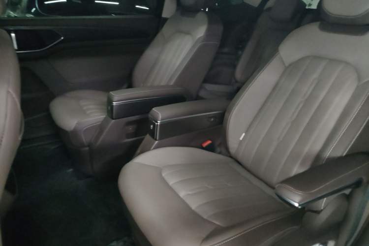 Used Volkswagen Viloran 2022 380TSI Luxury Edition Left Rear Seat