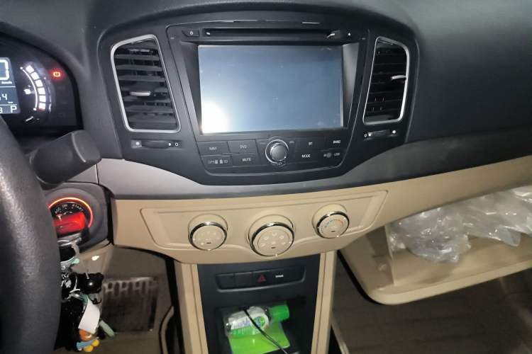 Used Roewe 350 2015 1.5L Automatic Luxury Sunroof Edition