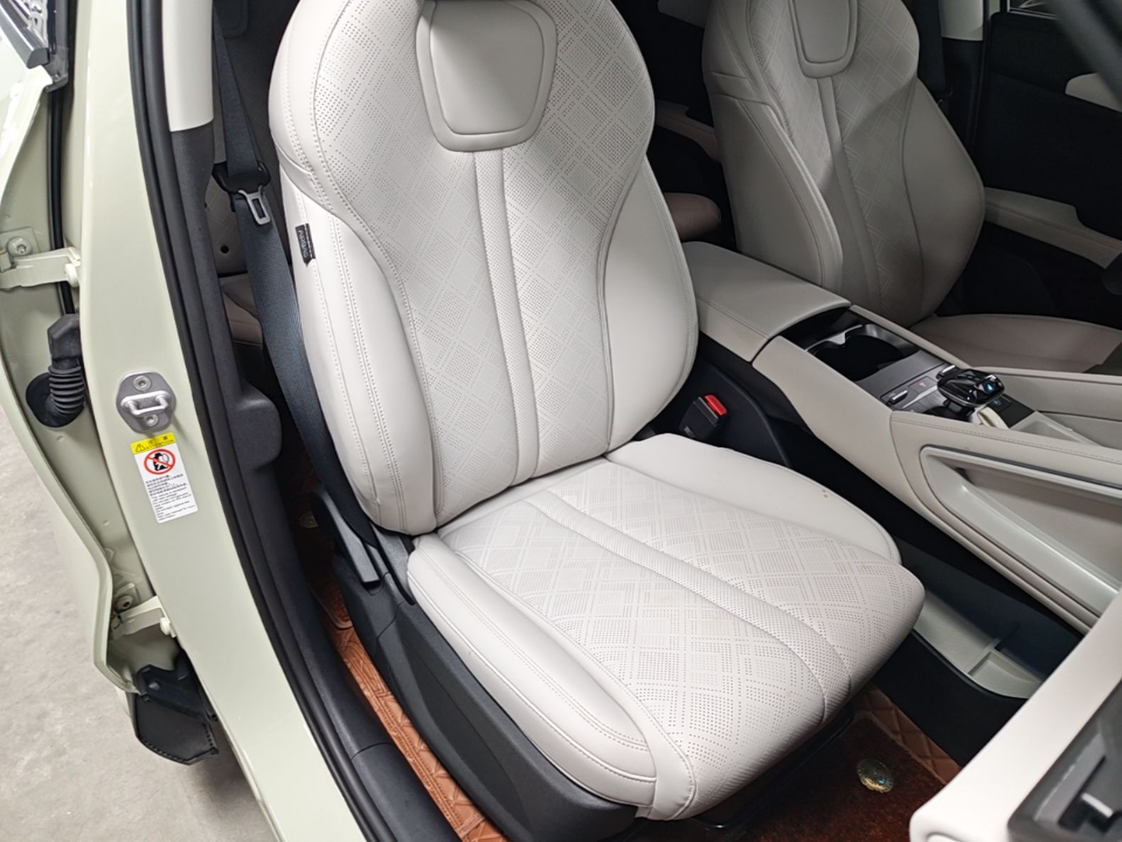BYD Yuan UP 2024 401 km Active Version — снимка 19