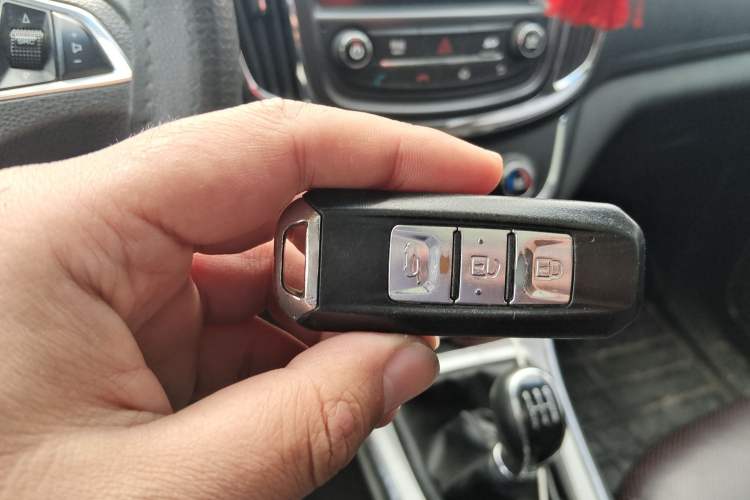 Used Baojun 560 2015 1.8L manual luxury version
