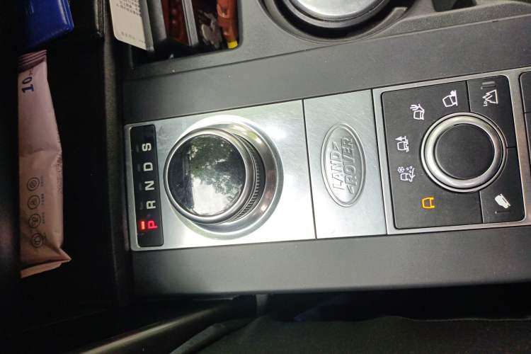 Used Land Rover Discovery 2020 3.0 SC V6 30th Anniversary Special Edition Gear Lever