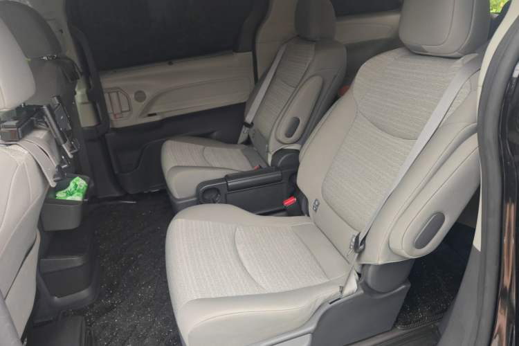 Used Toyota SIENNA 2023 2.5L Hybrid Comfort Edition Left Rear Seat