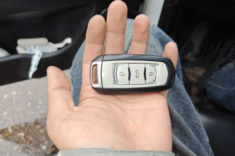 Used Geely Auto Emgrand 2016 Sedan 1.5L CVT Upward Version
