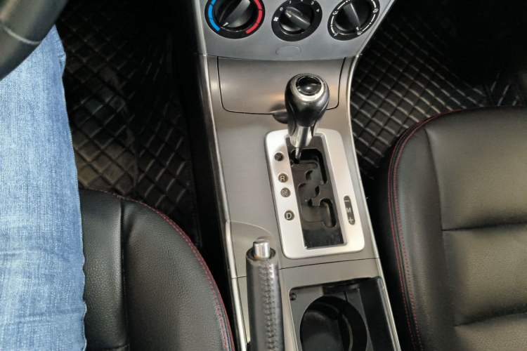 Used Mazda 6 2014 2.0L Automatic Classic Version
