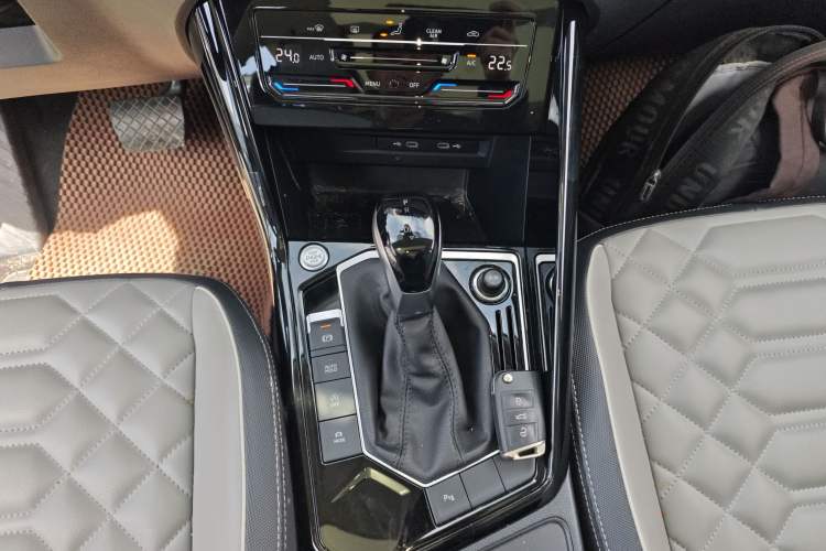 Used Volkswagen Tayron 2023 330TSI Two-Wheel-Drive Luxury Plus Advanced Version
