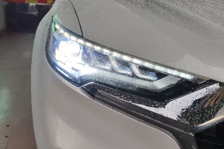Used Hongqi HS5 2019 2.0T Smart Connect Flagship All-Wheel-Drive Version Right Front Headlight