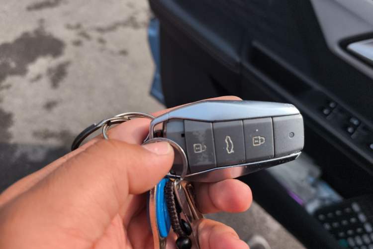 Used SOL E10X 2021 302 km Range Luxury Version 31.4 kWh