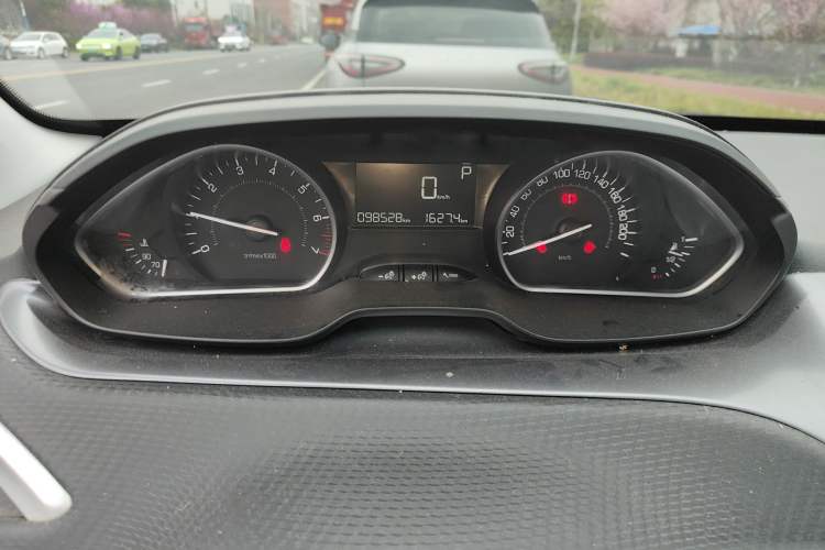 Used Peugeot 2008 2014 1.6L Automatic Fashion Edition Instrument Cluster