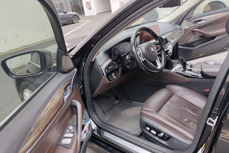 Used BMW 5 Series New Energy 2019 Updated 530Le Pioneer Edition Driver Seat