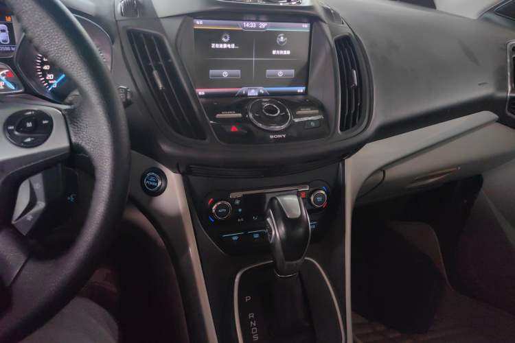 Used Ford Kuga 2013 2.0L GTDi Four-Wheel-Drive Sport Model Audio And AC Panel