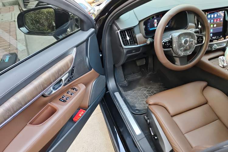 Used Volvo S90 2025 B5 Zhiyuan Luxury Edition