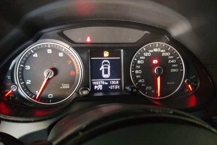 Used Audi Q5 2015 40 TFSI Technology Edition Instrument Cluster