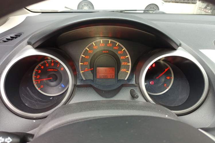 Used Honda Fit 2011 1.3L automatic comfort version
