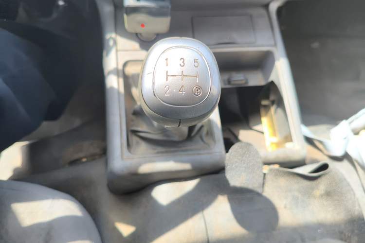 Used Jinbei Hiace 2018 2.0L Fifth-Generation Kuaiyun Luxury Standard Top 6-Seater V19S
