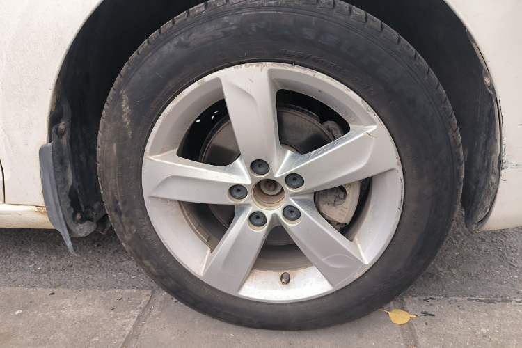 Used Volkswagen Santana 2015 1.6L Manual Comfort Edition
