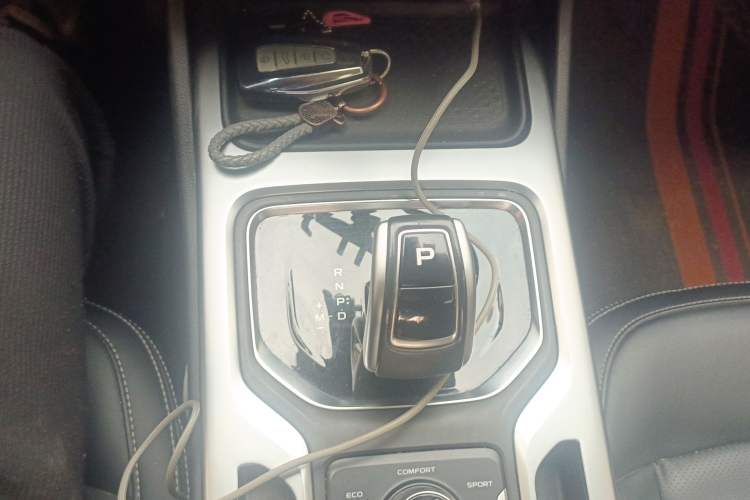 Used Geely Auto Haoyue 2020 1.8TD DCT Luxury 7-Seater Gear Lever