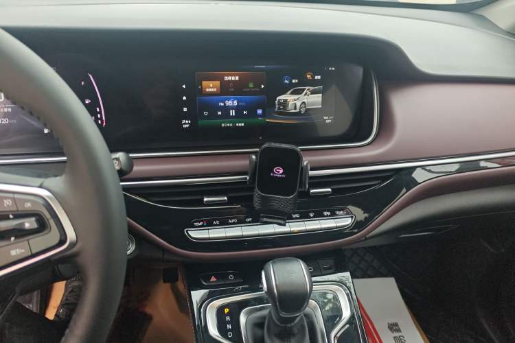 Used GAC Trumpchi M6 2023 PRO 270T DCT Luxury Edition
