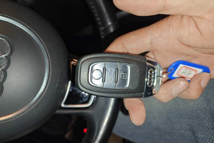 Used Audi A4 2014 40 TFSI allroad quattro plus version Vehicle Key