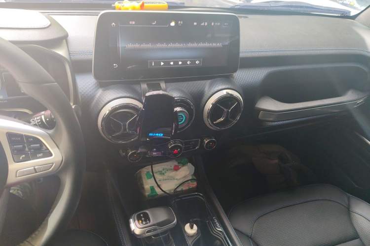 Used BAIC Off-Road BJ40 2021 2.0D Automatic Four-Wheel Drive Blade Hero Edition Adventurer Type Audio And AC Panel