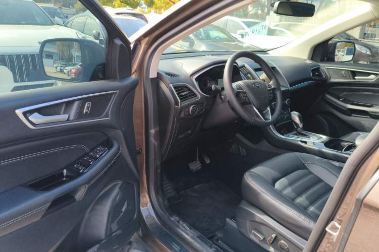 Used Ford Edge 2018 EcoBoost 245 Two-Wheel-Drive Titanium 7-Seater China VI Standard