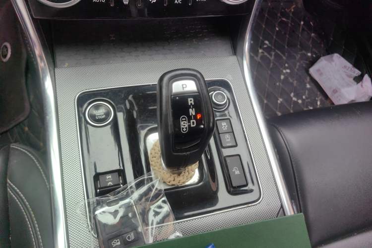 Used Jaguar XEL 2020 2.0T 200PS R-DYNAMIC Youth Sports Edition Gear Lever