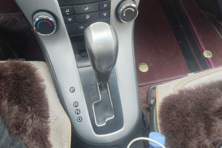 Used Chevrolet Cruze 2012 1.8L SE AT Gear Lever
